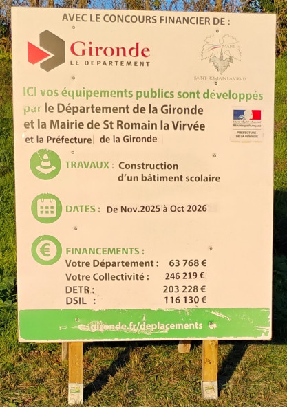 panneau chantier réfectoire.jpg panneau chantier réfectoire.jpg